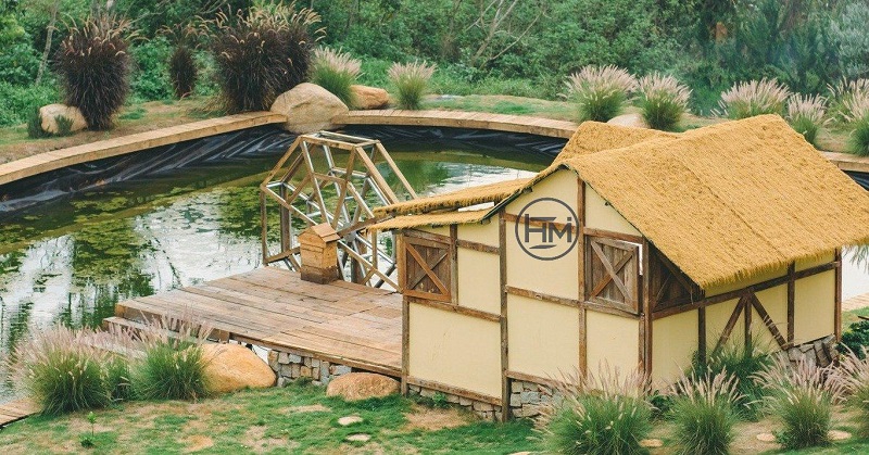 Mái Rơm Nhân Tạo Tại Donki Land Đà Lạt –Mới Lạ, Bền Đẹp Và Đầy Cảm Hứng