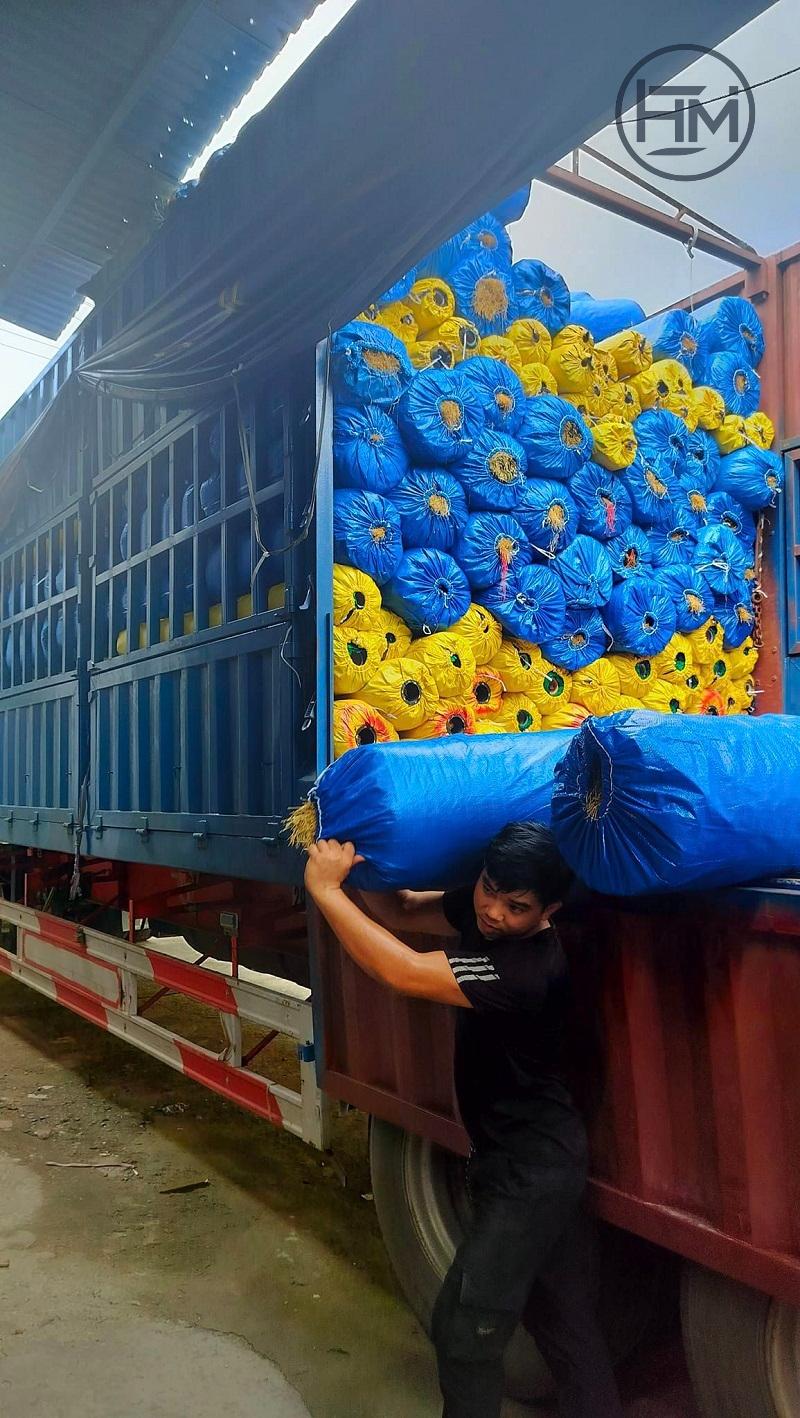 Cỏ Rơm Nhân Tạo – Giải Pháp Trang Trí Tự Nhiên, Bền Bỉ Từ Đơn Vị Cung Ứng: Tổng Kho HM